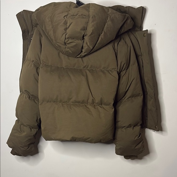 Banana Republic  Puffer Jacket - Picture 13 of 13